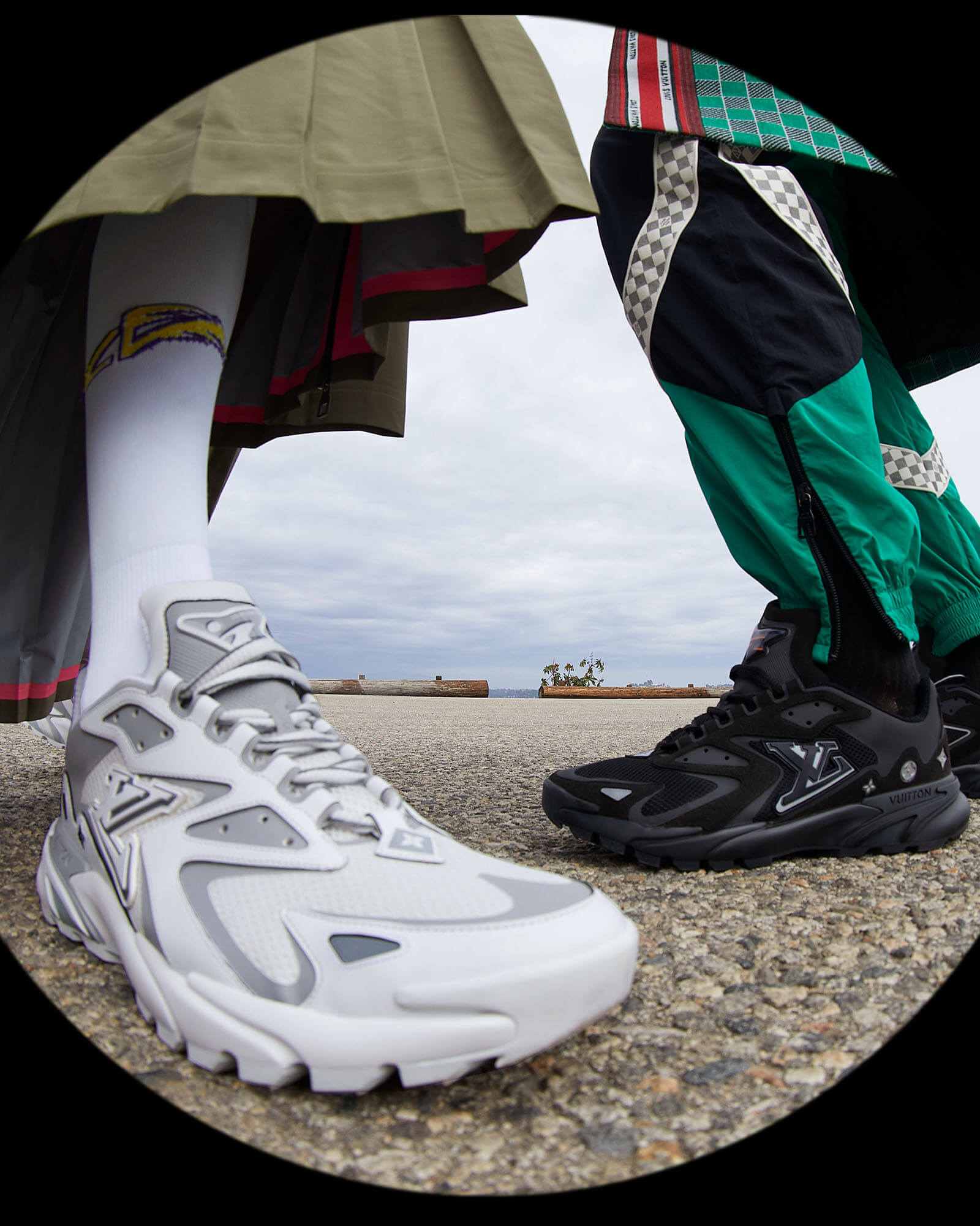 LOUIS VUITTON LV RUNNER TATIC foto