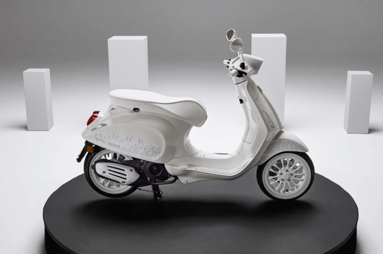 VESPA X JUSTIN BIEBER SCOOTER'ı SUNAR. Times de Luxe