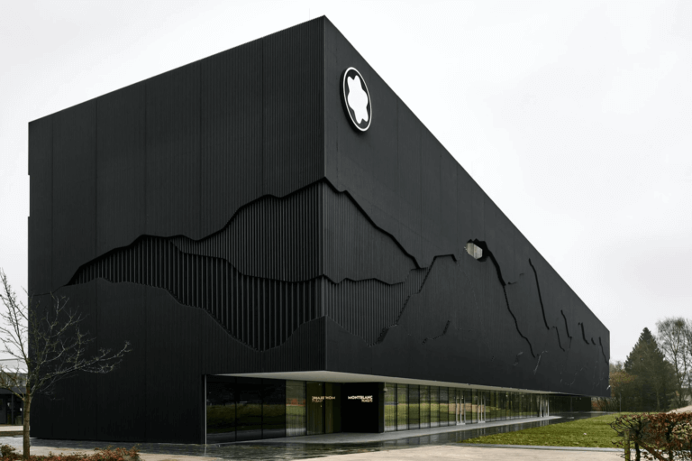 MONTBLANC HAUS'un KAPILARI AÇILIYOR. Times de Luxe