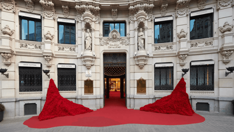 CARTIER, VALENTINO, ARMANI, ZEGNA, GALERIA CANALEJAS'ta YENİ BUTİKLER AÇIYOR. Tİmes de Luxe