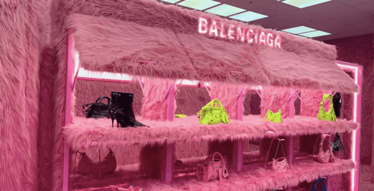 BALENCIAGA, RELIANCE BRANDS ile HİNDİSTAN'da. Times de Luxe
