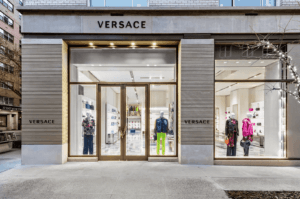 VERSACE, NEW YORK'ta MADOSIN AVENUE'de YENİ BUTİK AÇTI. Times de Luxe