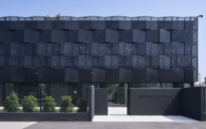 BOTTEGA VENETA, VENETO'da AYAKKABI FABRİKASI AÇTI | Times de Luxe