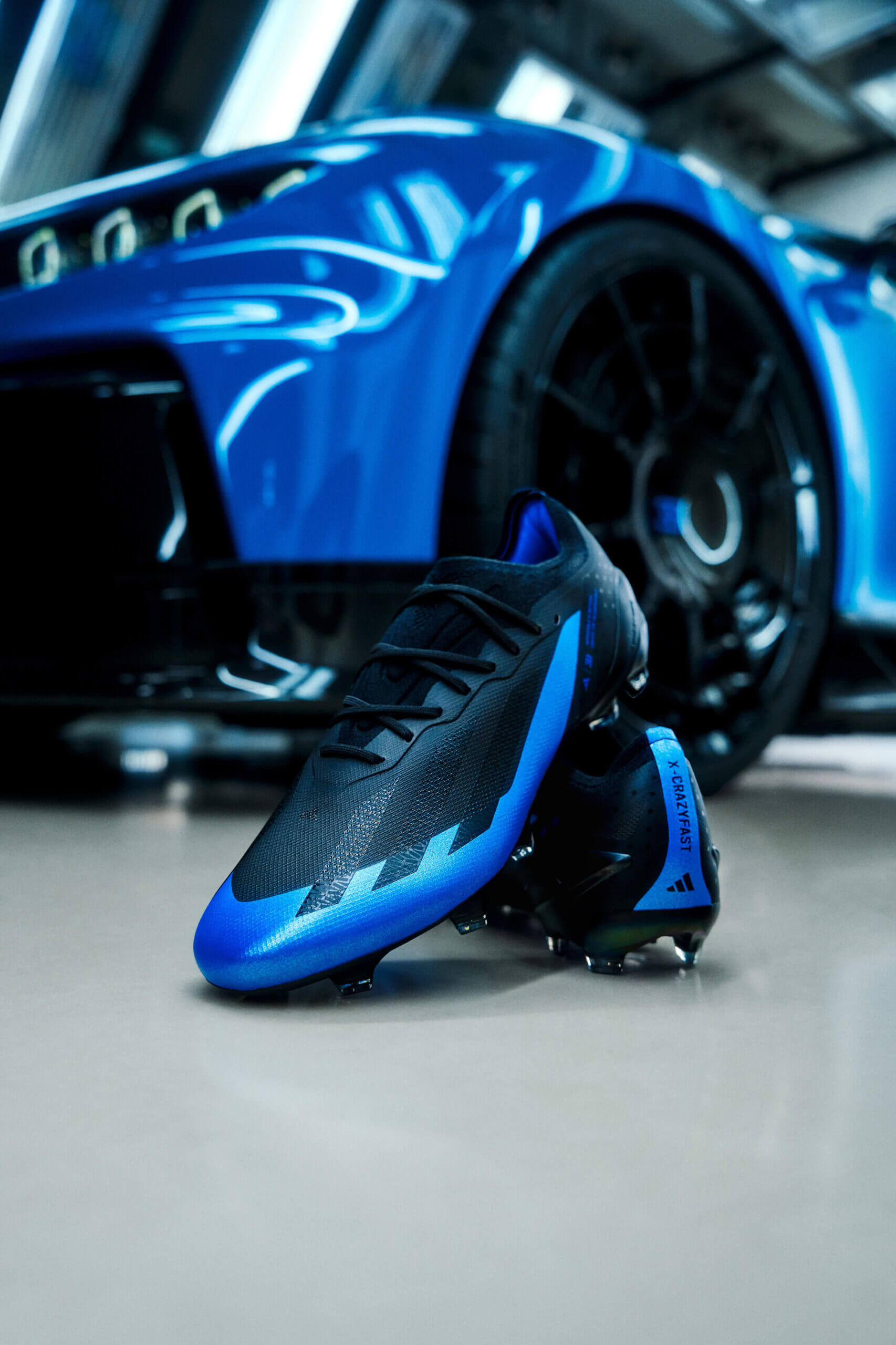 BUGATTI ve ADIDAS, LIMITED EDITION X CRAZYFAST KRAMPONUNU TANITTI | Times de Luxe