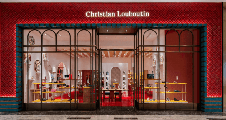 CHRISTIAN LOUBOUTIN, KUALA LUMPUR’da YENİ MAĞAZA AÇTI CHRISTIAN LOUBOUTIN, KUALA LUMPUR'da YENİ MAĞAZA AÇTI | Times de Luxe