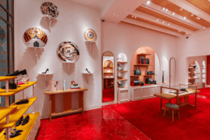 CHRISTIAN LOUBOUTIN, KUALA LUMPUR'da YENİ MAĞAZA AÇTI | Times de Luxe