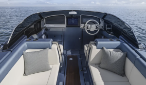 180 YILLIK TARİHİN İLK ELEKTRİKLİ YATI | Times de Luxe