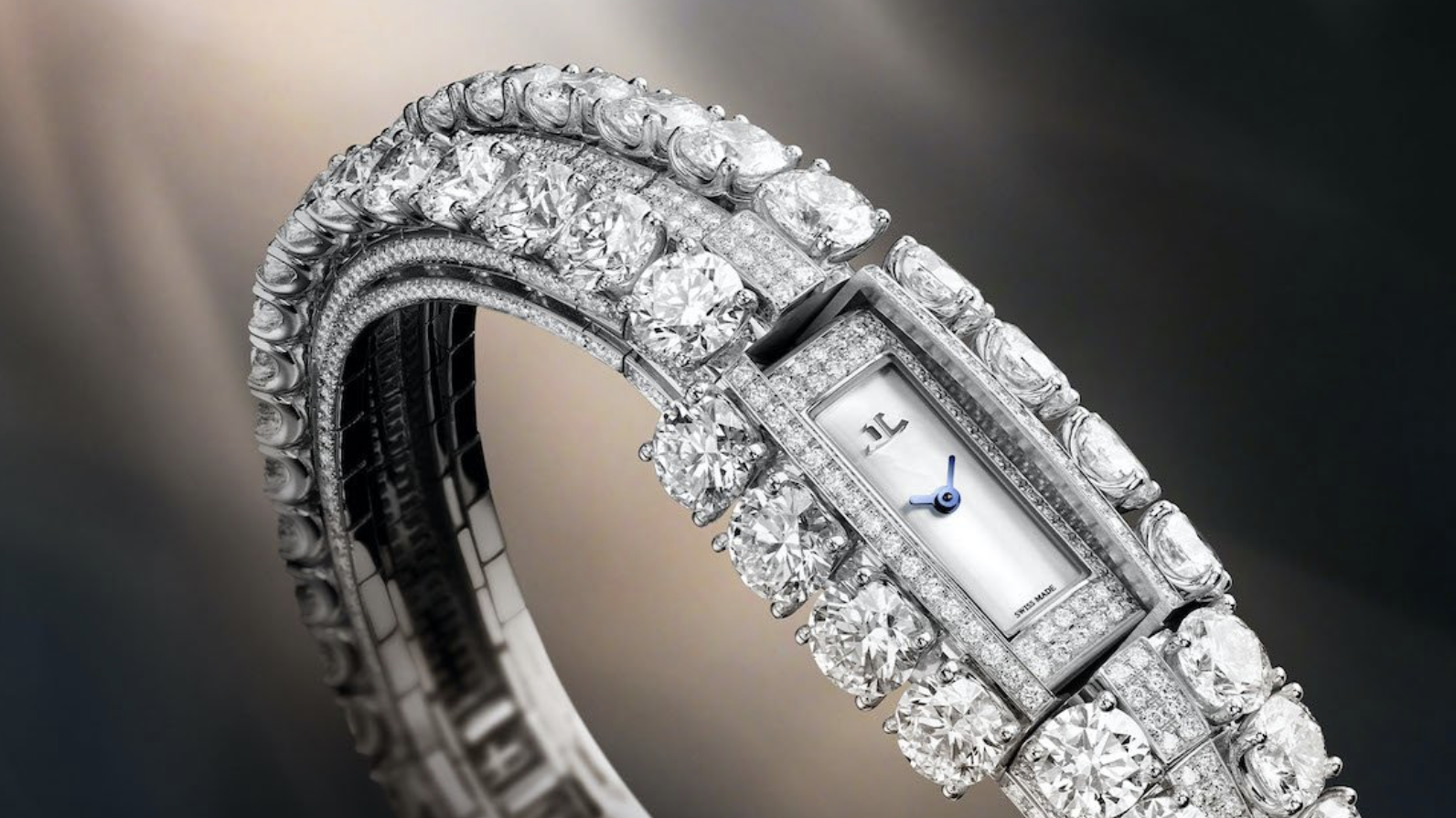 JAEGER-LeCOULTRE MÜCEVHER SAATİNDE ZAMANDAN DAHA FAZLASI VAR | Times de Luxe