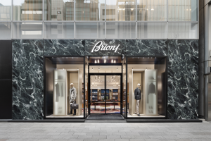 BRIONI TOKYO'da YENİ AMİRAL MAĞAZA AÇTI | Times de Luxe