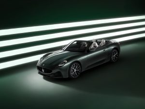 MASERATI GRANCABRIO, 2025'de IŞILDIYOR | Times de Luxe