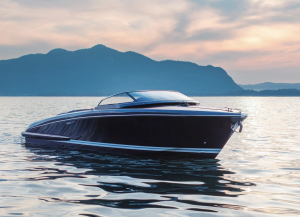 RIVA, YENİ ISEO SUPER ile TASARIMLARINI GENİŞLETİYOR | Times de Luxe
