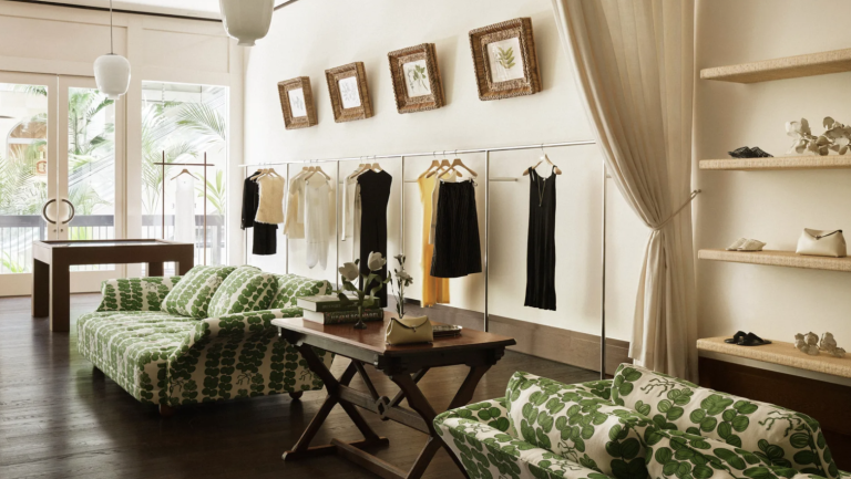 TOTEME, MIAMI’deki BAL HARBOUR SHOPS’ta YENİ BUTİĞİNİ AÇTI TOTEME, MIAMI'deki BAL HARBOUR SHOPS'ta YENİ BUTİĞİNİ AÇTI | Times de Luxe