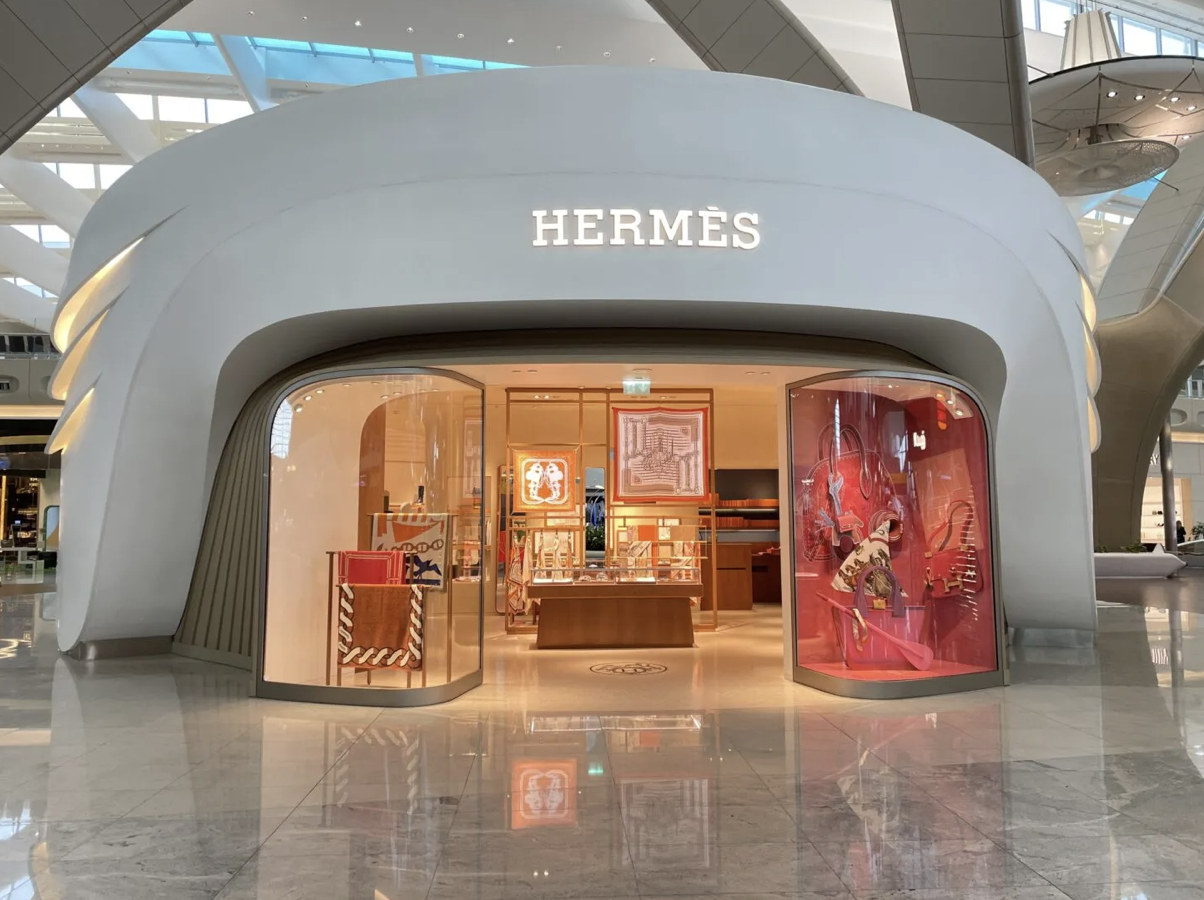 LVMH, ABU DABI HAVALİMANINDAKİ MAĞAZA OPERASYONLARINI FALIC GRUBA SATTI | Times de Luxe